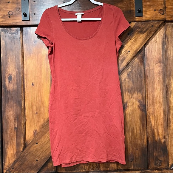 H&M Dresses & Skirts - H&M T-Shirt Dress